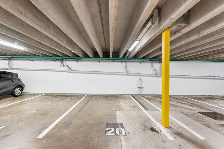 1N/3 Keystone Avenue Three Kings_10