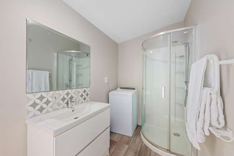 2a Seaview Crescent Picton_9