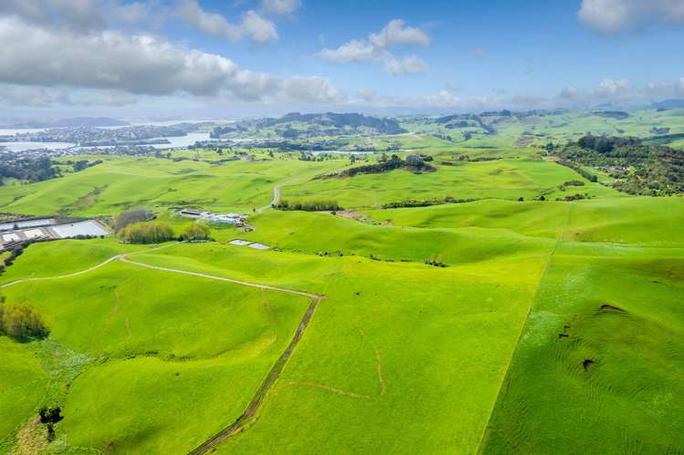 146 Te Hutewai Road and 339B Wainui Road Raglan_14