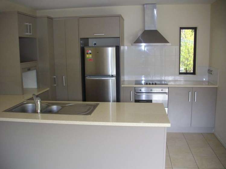 12/7 The Avenue Albany_2