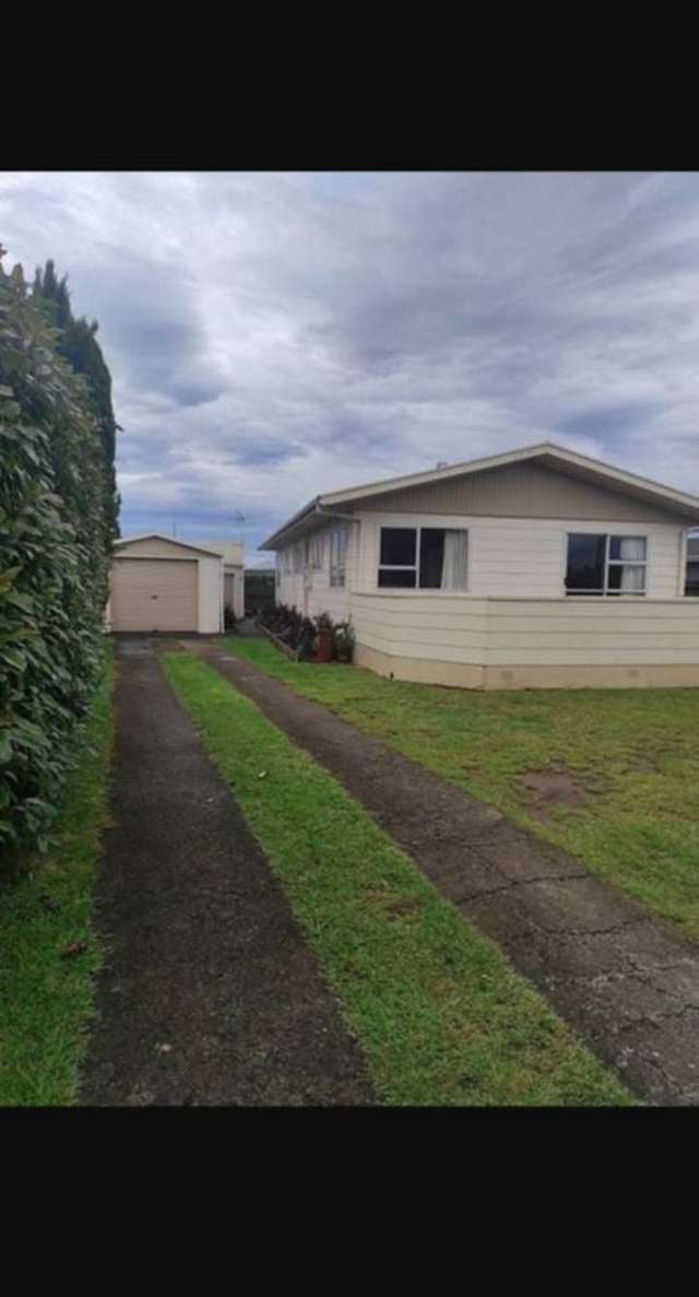 3-bedroom home with large sheds