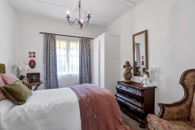 58 Pembroke Road Stratford_17