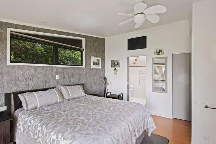 2 Tuahine Crescent Wainui_12