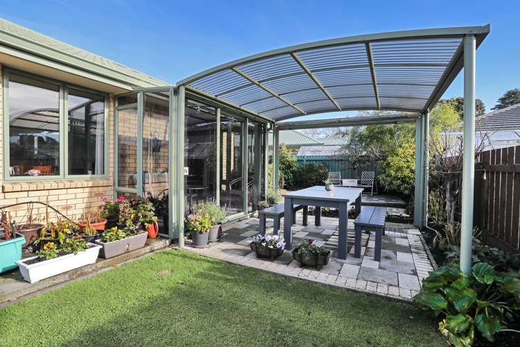 203 Queens Drive Windsor_17