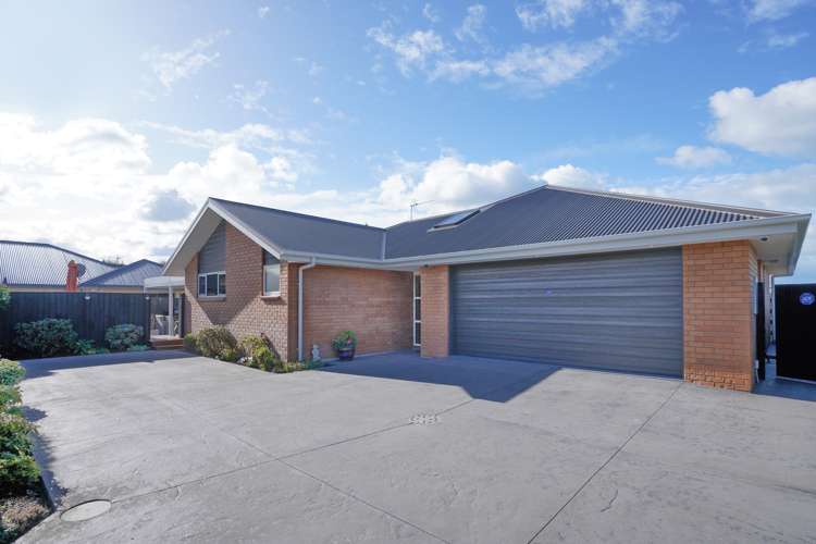 2/4 Wineberry Avenue Amberley_17