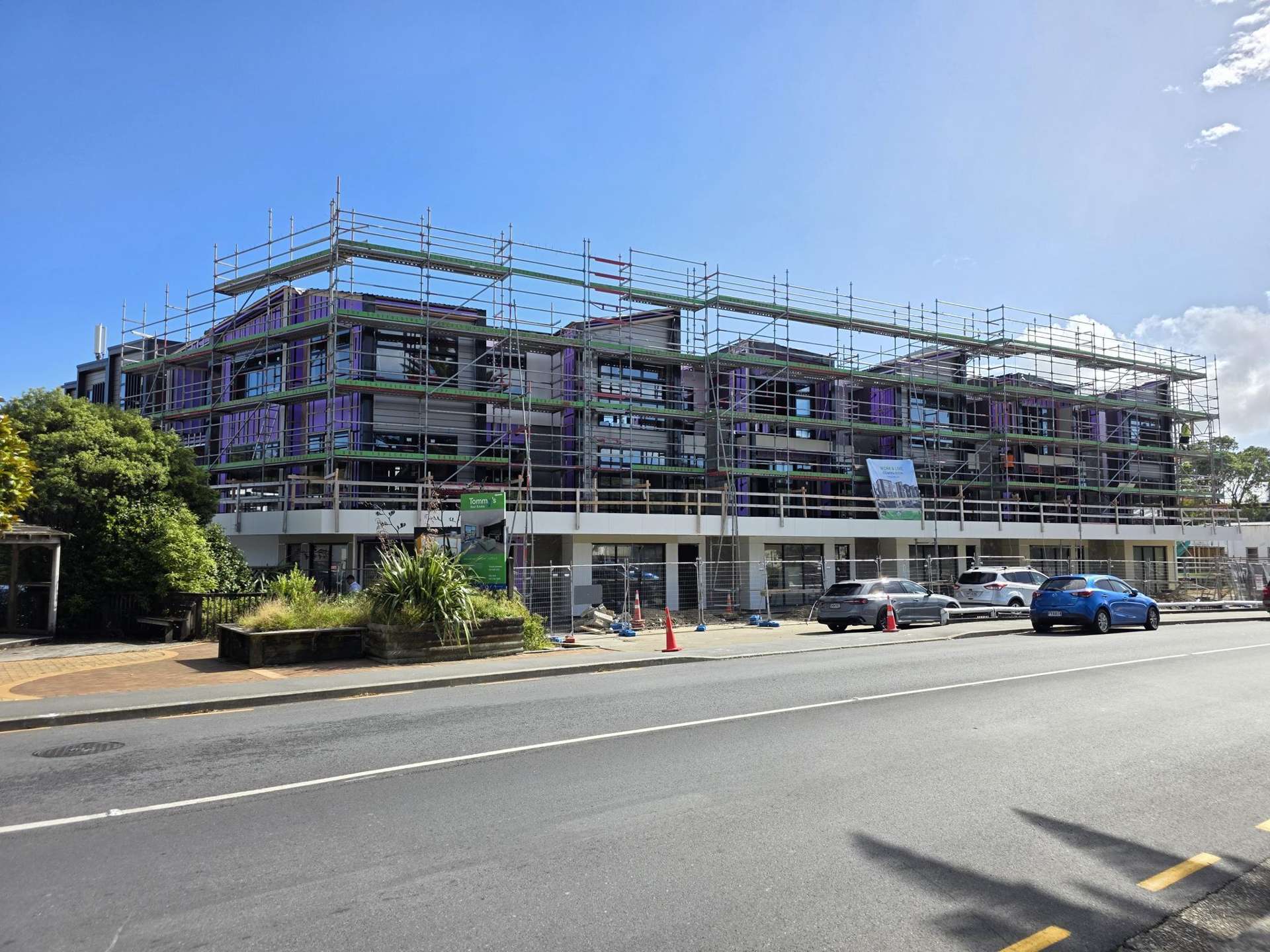 203 Newlands Road (COMMERCIAL/RESIDENTIAL) Newlands_0