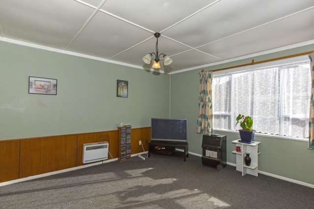 1 Shearer Crescent Naenae_4