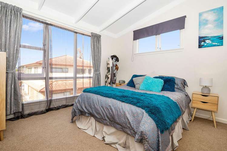 11 Tiroroa Avenue Te Atatu South_11