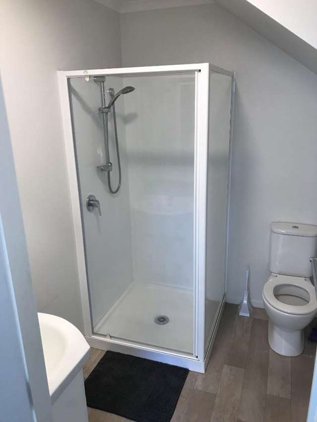 3/167 Knighton Road Hillcrest_2