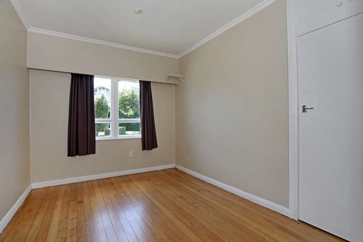 11b Johnson Street Bulls_12