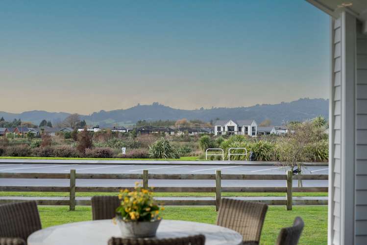 69 Baxter Michael Crescent Cambridge_12