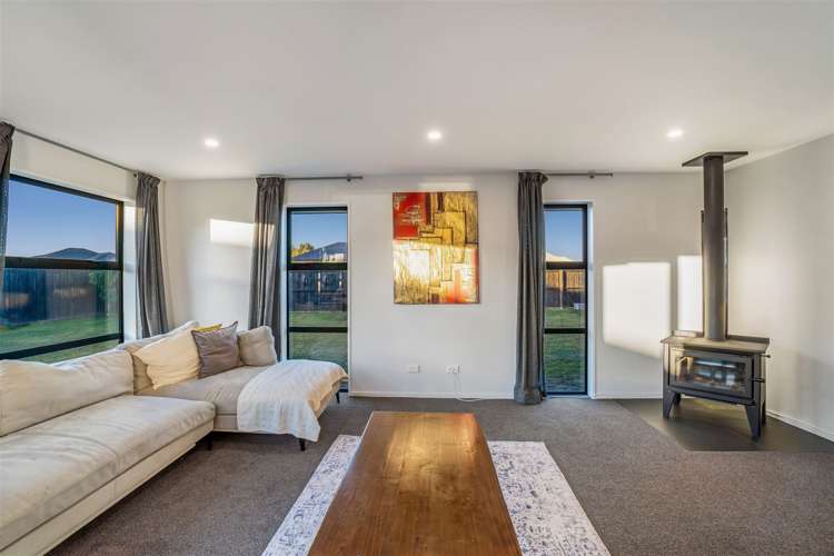 12 Owen Drive Darfield_11