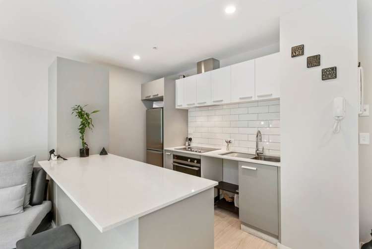 412/25 Bute Road Browns Bay_9