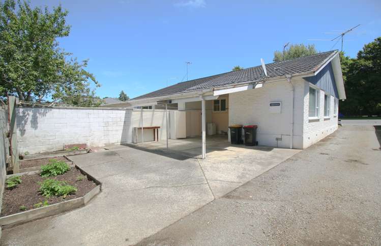 217a Queens Drive Windsor_15