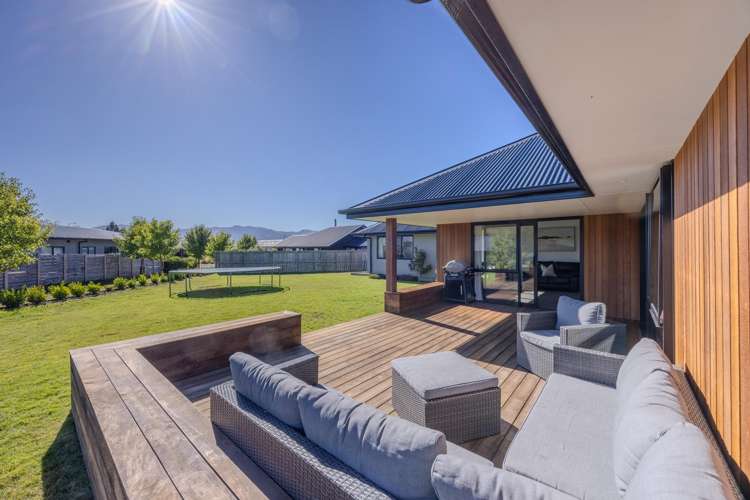 6 Rua Street Albert Town_5