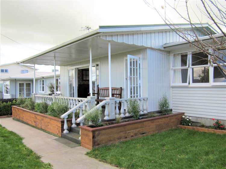 8 Flora Street Paeroa_17