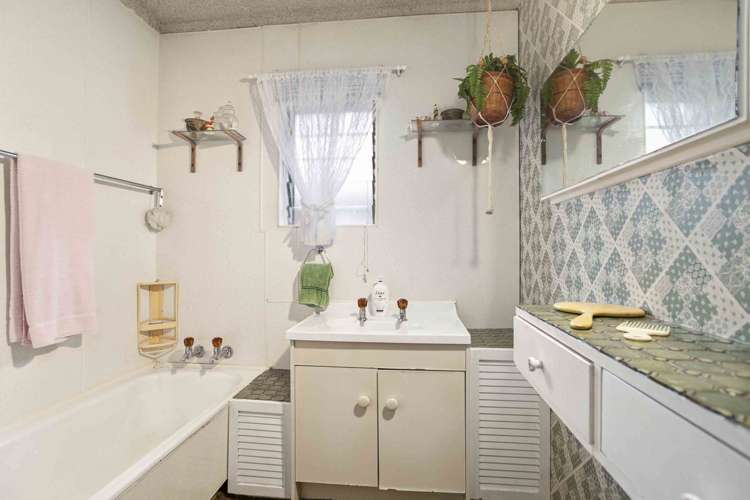 6 Edmund Hillary Avenue Papakura_12