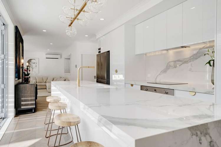 1 Almond Grove Greenhithe_8