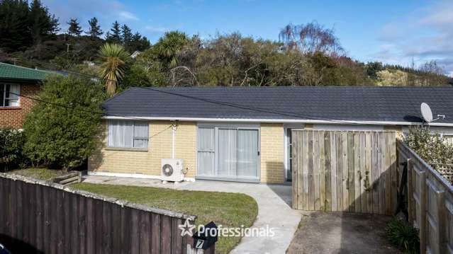 7 Garth Lane Maoribank_3
