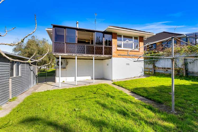 12 Wakeling Avenue Te Atatu South_13