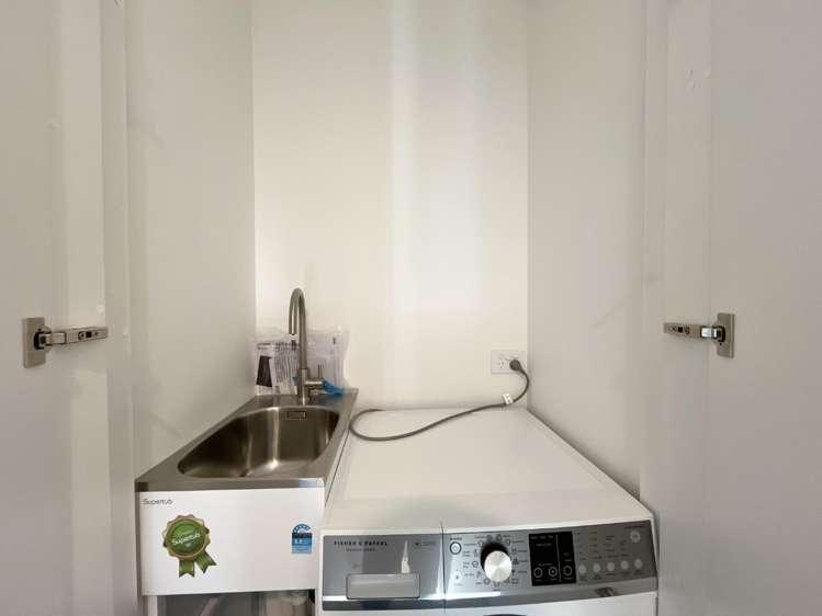 2/111 Neville Street 10222_11