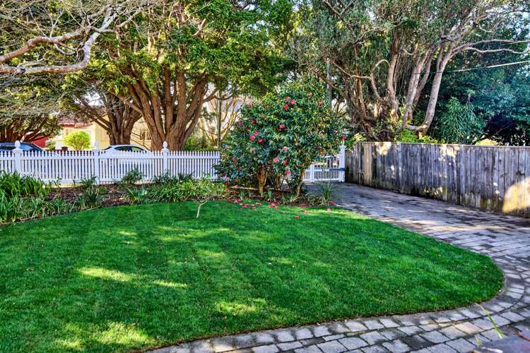 10 Totara Crescent Woburn_2
