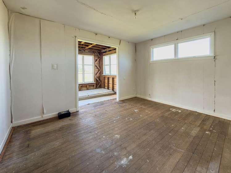 192 Yeomans Road Darfield_19