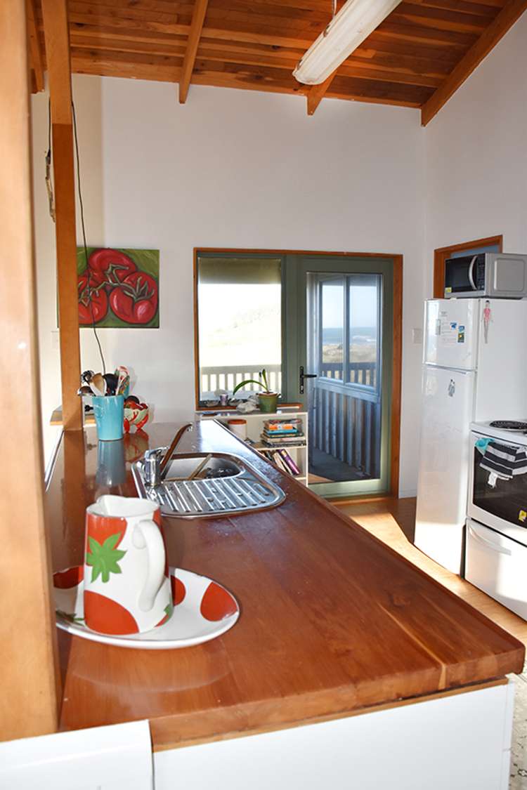 88 Akitio Esplanade Pongaroa_6