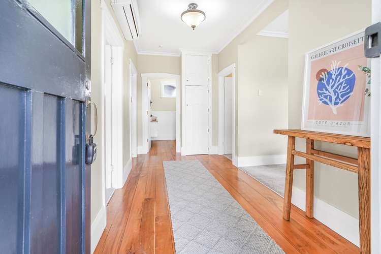 190 Old Farm Road Hamilton East_2