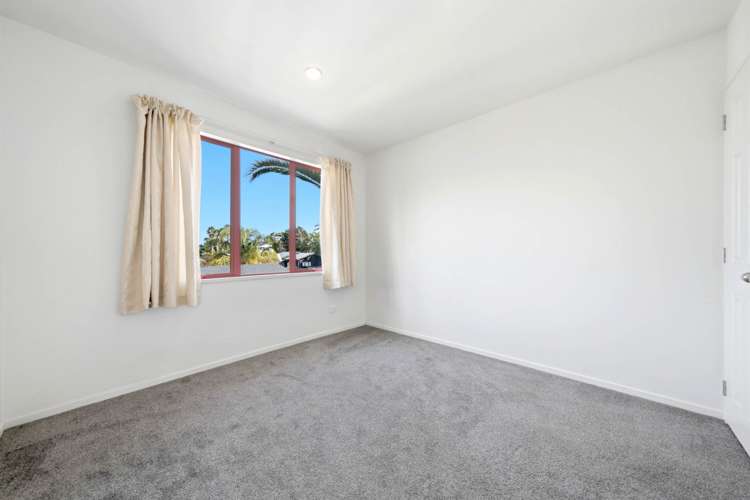 2/72 Heathcote Road Castor Bay_22