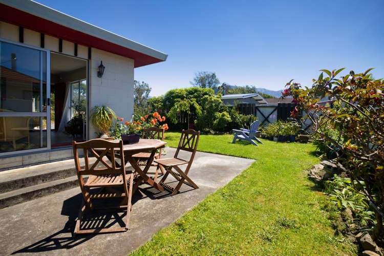 151 & 151a Beach Road Kaikoura_29