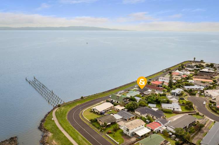 435 Fergusson Drive Thames_33