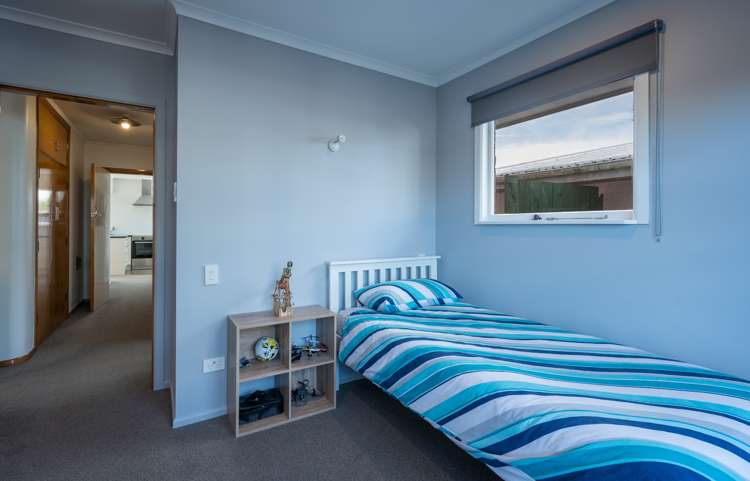 21 Tennyson Crescent Stoke_11