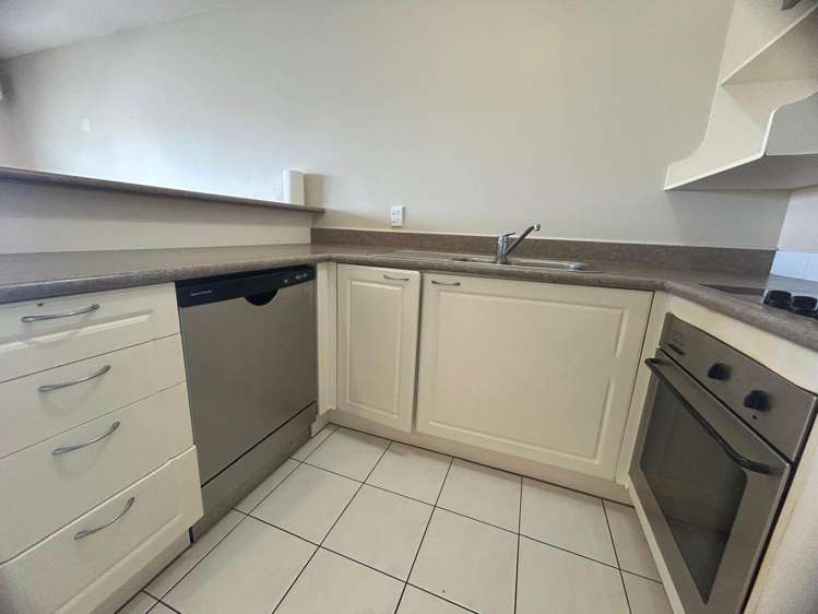 7/5 Cook Street Howick_3