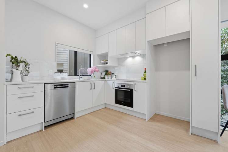 7/41-43 Mangere Road_5