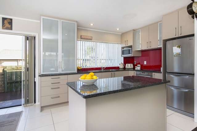 1/22 Kenwick Place Pakuranga Heights_3