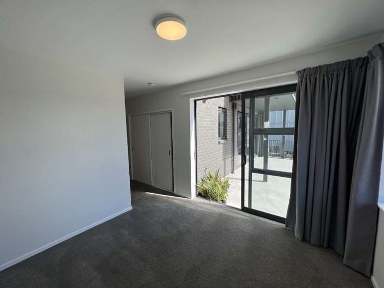 1/1 Karoro Court Hobsonville_11