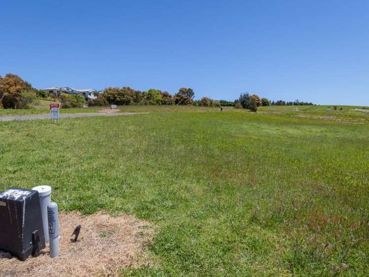 32 Eagles Way Cable Bay_11