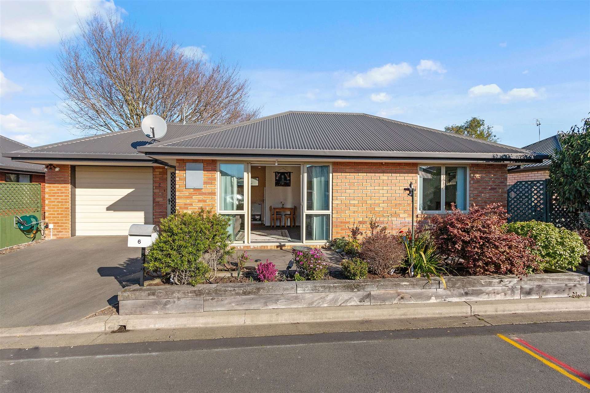 6 Woodham Courts Linwood_0