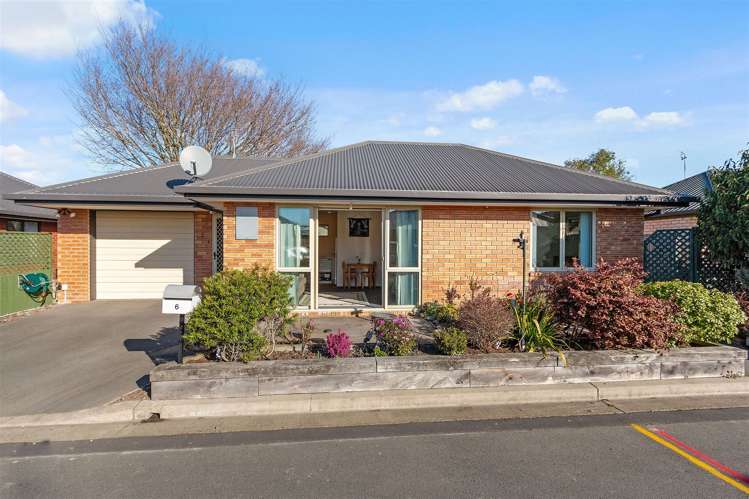 6 Woodham Courts Linwood_0