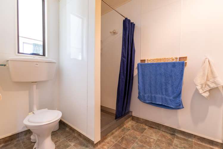 54 Akitio Esplanade Akitio_11