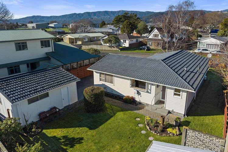 51 Holdsworth Avenue Trentham_17