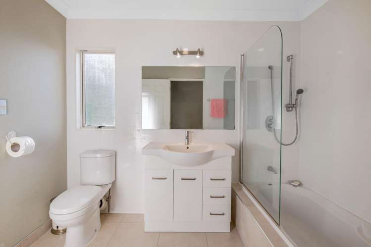 31 Goldfinch Rise Unsworth Heights_13