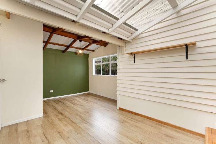 29 Vanguard Road Kelston_4