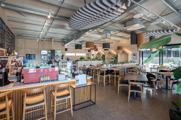 650 Lake Terrace Wharewaka_29