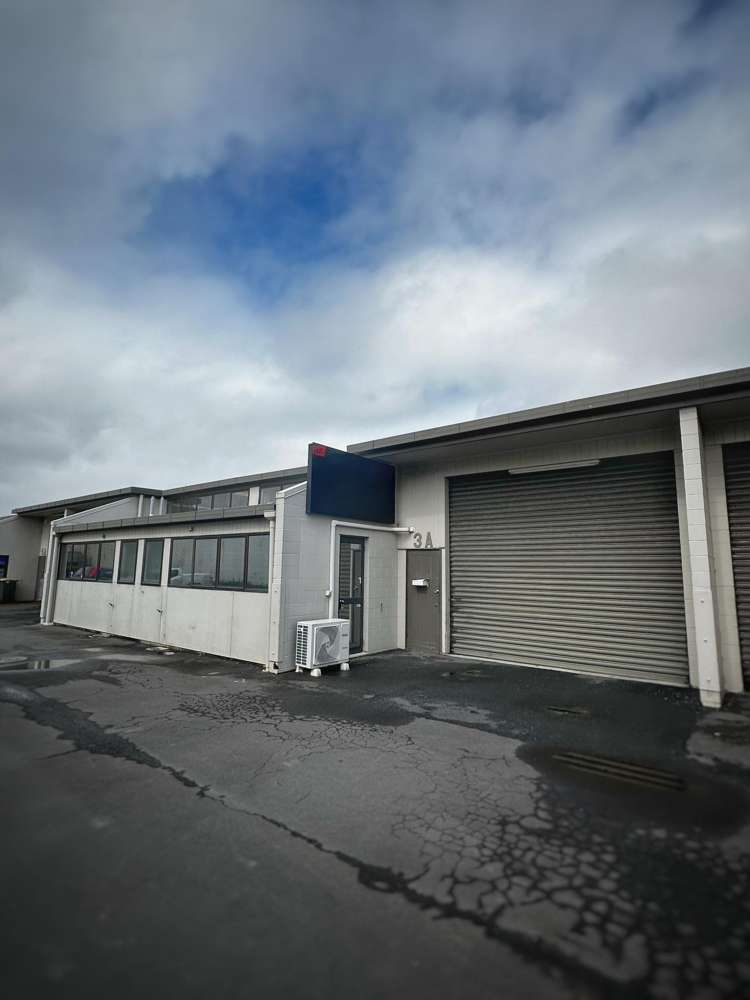 3A/58-62 Henderson Valley Road Henderson_0