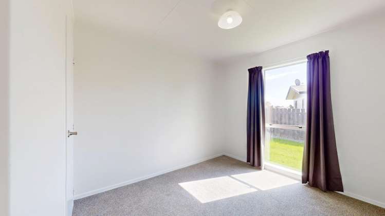 65 Meadowvale Drive 10516_11