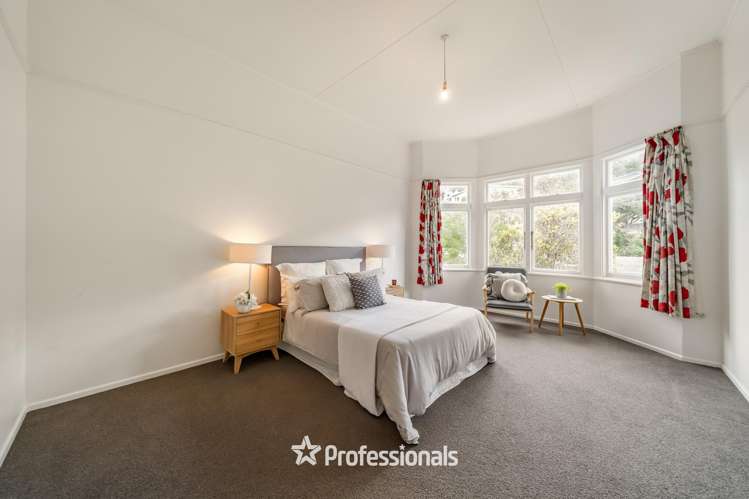 79 Queens Drive Lyall Bay_14