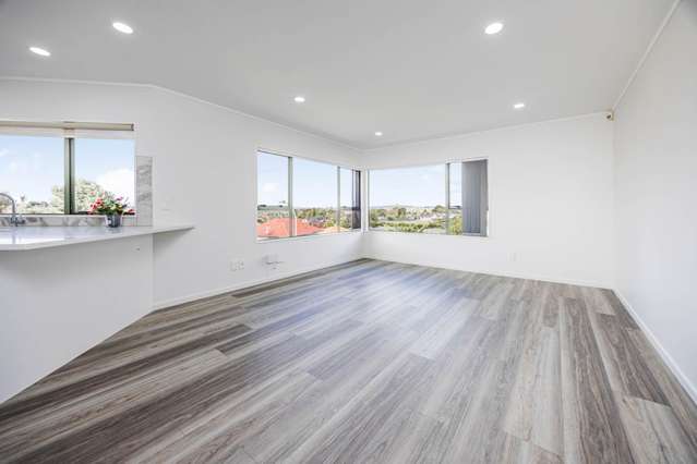 2/14 Kells Place Botany Downs_3