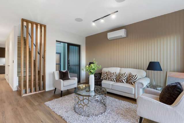 33 Karaka Village Parade Karaka_2